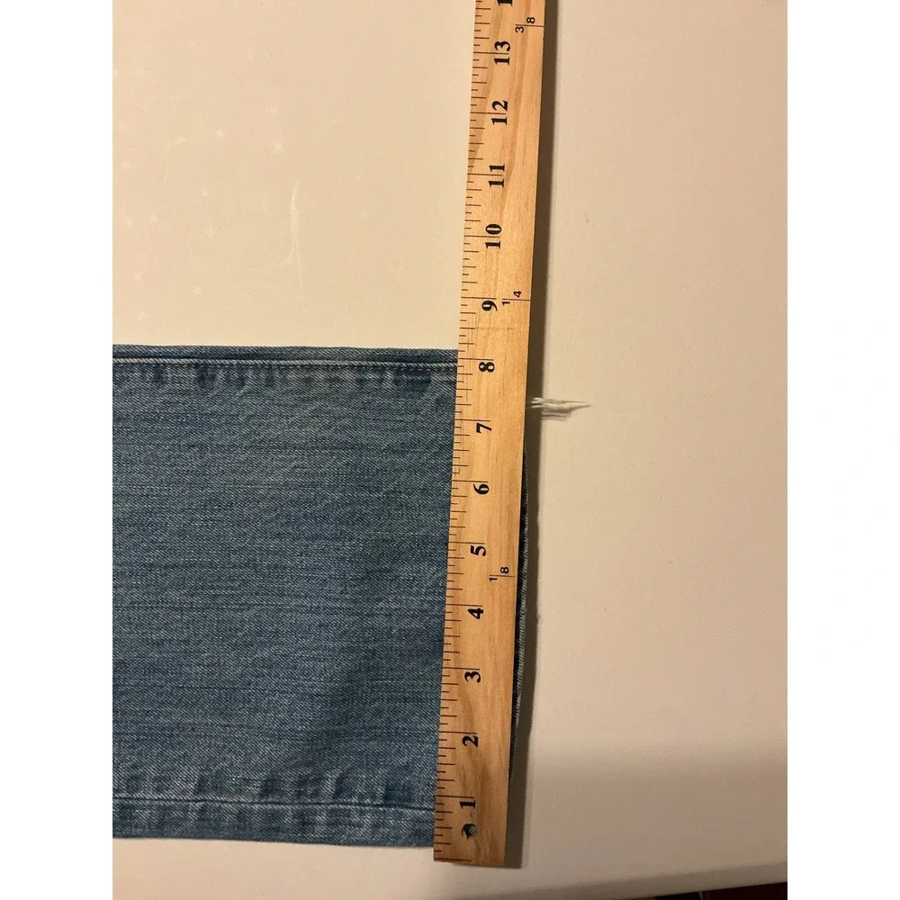 Abercrombie Fitch Mens Jeans Straight Fit‎ Distressed Med Wash 30x30 fits 28x28